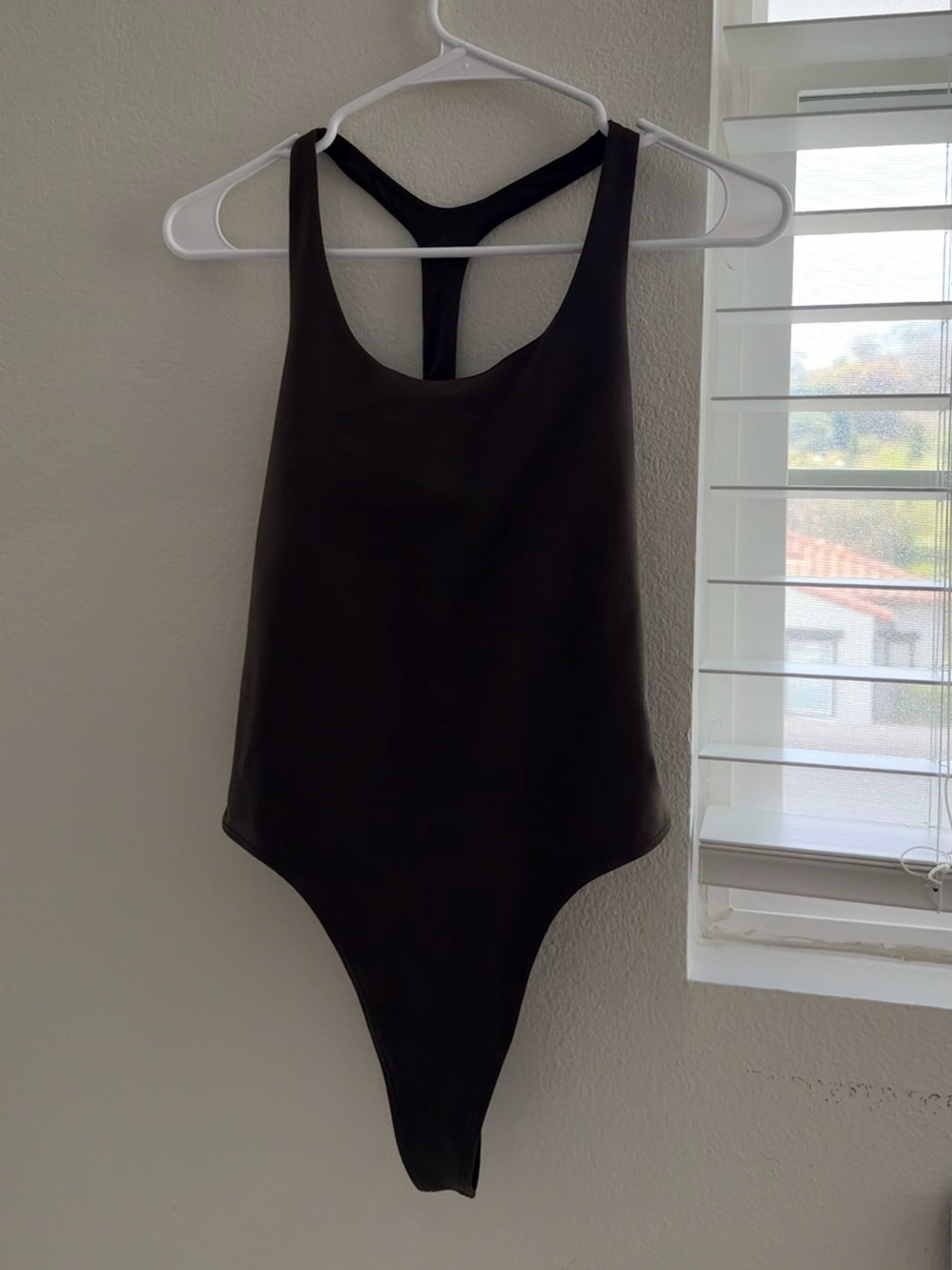 ALO Yoga Dark Brown Racerback Scoop Bodysuit